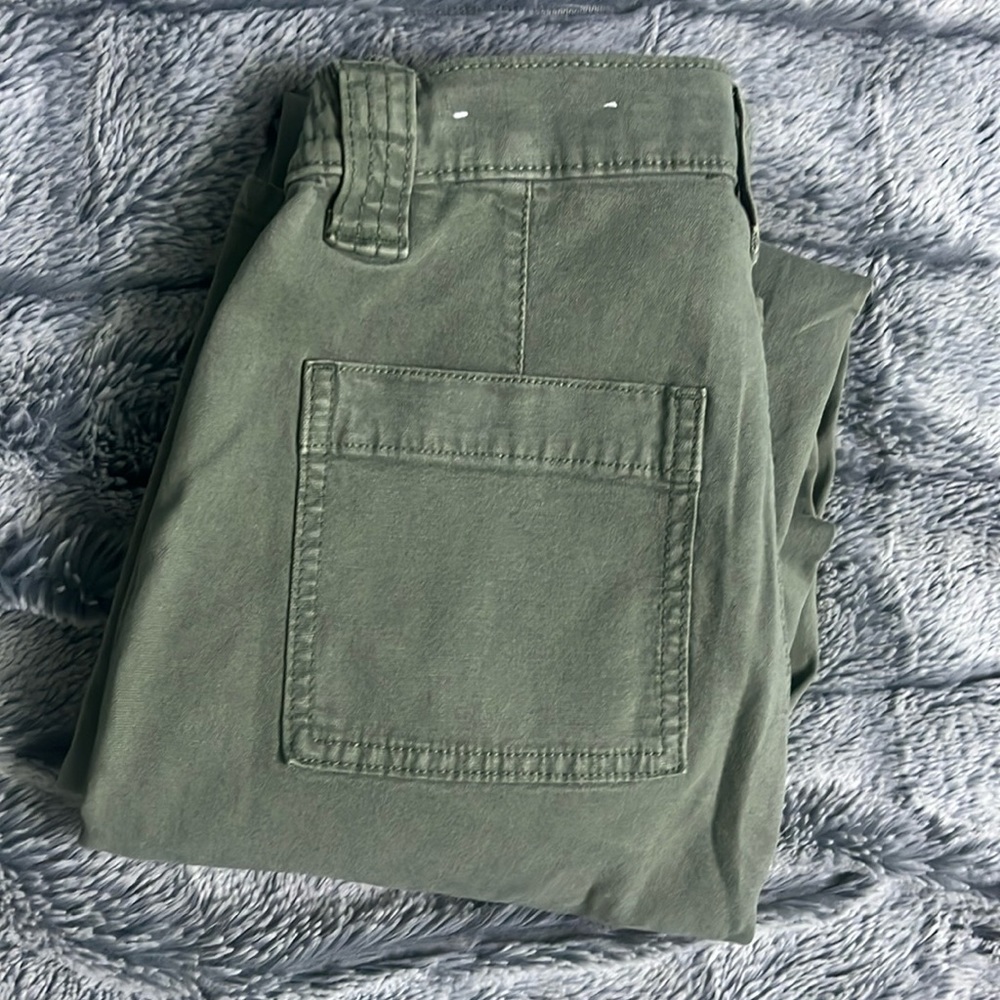 American Eagle Cargos.
